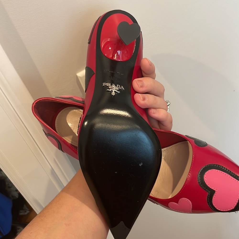 Prada hearts leather pumps - Picture 7 of 11
